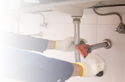 Reforma de baño con instalación de fontanería en Cartagena